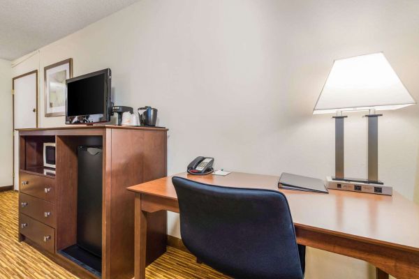 Quality Inn & Suites Lacey